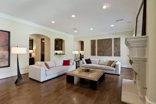 10630 Royal Springs Dr, Dallas, TX 75229 - Photo 10