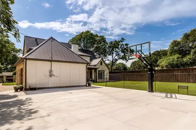 10630 Royal Springs Drive, Dallas, TX 75229 - Photo 32