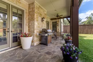 10630 Royal Springs Dr, Dallas, TX 75229 - Photo 30