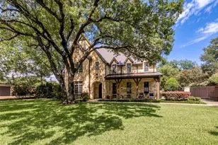 10630 Royal Springs Dr, Dallas, TX 75229 - Photo 2