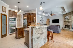 152 Arbor Ter, Weatherford, TX 76087 - Photo 2