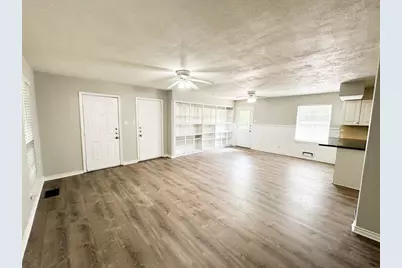 6461 Danbury Lane, Dallas, TX 75214 - Photo 20
