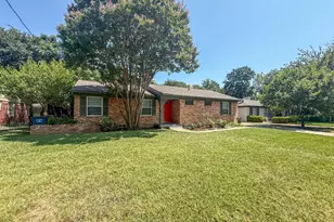 6461 Danbury Ln, Dallas, TX 75214 - Photo 2
