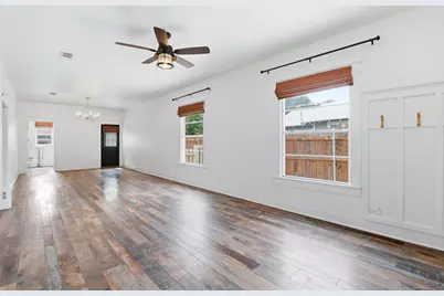 206 S Pendell Avenue, Cleburne, TX 76033 - Photo 6