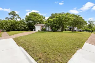 8033 Komalty Dr, Dallas, TX 75217 - Photo 10
