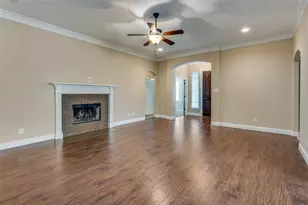 309 Hudson Ln, Burleson, TX 76028 - Photo 4