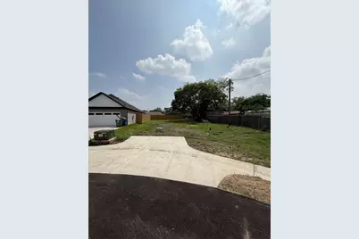4604 Red Bud Court, The Colony, TX 75056 - Photo 2