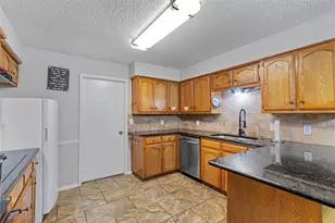 3918 Winston Dr, Denton, TX 76210 - Photo 6