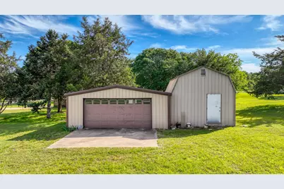 101 Meadow Court, Weatherford, TX 76086 - Photo 32