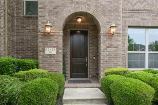 12819 Ridge Spring Dr, Frisco, TX 75035 - Photo 2