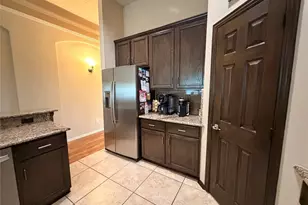 8640 Woodcreek Dr, Irving, TX 75063 - Photo 10