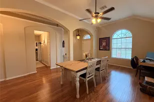 8640 Woodcreek Dr, Irving, TX 75063 - Photo 14