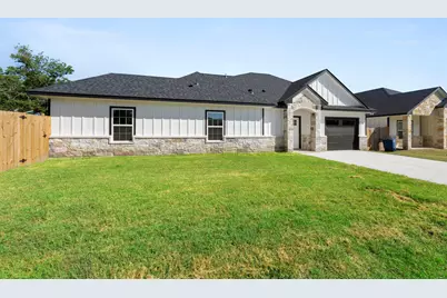 510 Washington Street, Ennis, TX 75119 - Photo 2