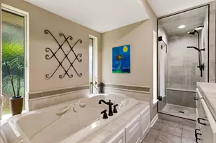 9519 Robin Meadow Dr, Dallas, TX 75243 - Photo 18