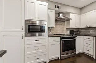 9519 Robin Meadow Dr, Dallas, TX 75243 - Photo 8