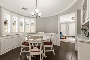 9519 Robin Meadow Dr, Dallas, TX 75243 - Photo 10