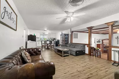5757 Parkside Court, Granbury, TX 76048 - Photo 4