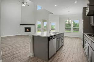 140 Crystal Lk Ln, Red Oak, TX 75154 - Photo 6
