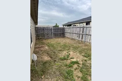 319 Candlewood Circle, Gainesville, TX 76240 - Photo 16