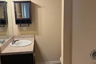 319 Candlewood Cir, Gainesville, TX 76240 - Photo 8