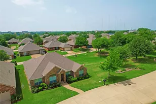 110 Crestway Dr, Cedar Hill, TX 75104 - Photo 2