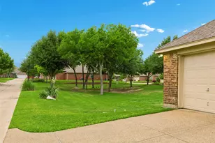 110 Crestway Dr, Cedar Hill, TX 75104 - Photo 24