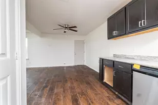 805 E Belt Line Rd, DeSoto, TX 75115 - Photo 8