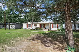 7406 Lakeview Dr, Bonham, TX 75418 - Photo 2