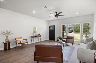 913 Colorado River Dr, Granbury, TX 76048 - Photo 6