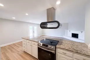 7444 Sandhurst Ln S, North Richland Hills, TX 76182 - Photo 6