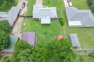 578 Elmwood Dr, Woodway, TX 76712 - Photo 12