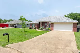 578 Elmwood Dr, Woodway, TX 76712 - Photo 4