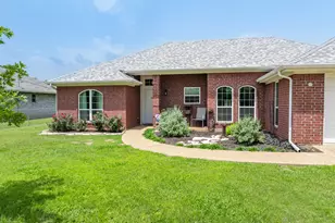 578 Elmwood Dr, Woodway, TX 76712 - Photo 2