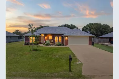 578 Elmwood Drive, Woodway, TX 76712 - Photo 1