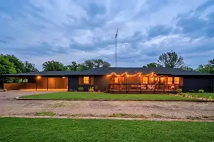 997 Vz County Road 4810, Ben Wheeler, TX 75754 - Photo 4