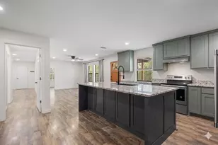 997 Vz County Road 4810, Ben Wheeler, TX 75754 - Photo 16