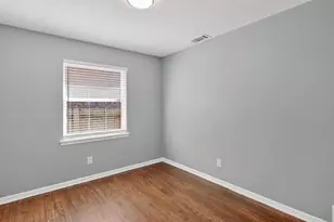 8155 Shafter Dr, Dallas, TX 75227 - Photo 16