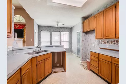 1503 Dutchman Creek Drive, DeSoto, TX 75115 - Photo 4