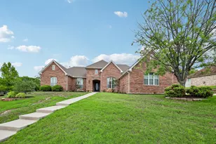 2201 Riverwood Dr, Weatherford, TX 76087 - Photo 2