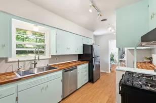 2409 Robinwood Ln, Denton, TX 76209 - Photo 6