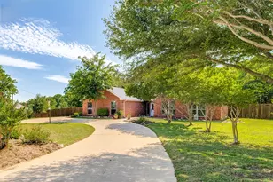 4110 Country Ln, Granbury, TX 76048 - Photo 2