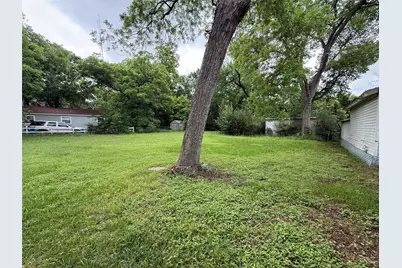 1443 W 5th Avenue, Corsicana, TX 75110 - Photo 6