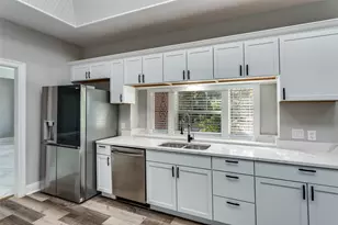 2103 Bay Club Dr, Arlington, TX 76013 - Photo 8