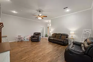 1617 Spencer Ln, Cleburne, TX 76033 - Photo 4