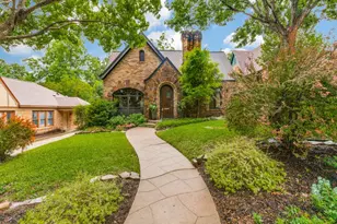 1107 Clermont Ave, Dallas, TX 75223 - Photo 2