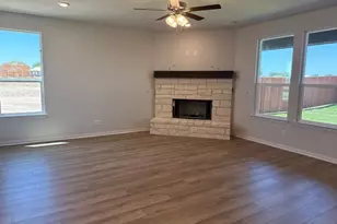 1325 Frio Dr, Springtown, TX 76082 - Photo 4