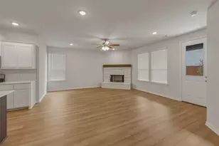1325 Frio Dr, Springtown, TX 76082 - Photo 6