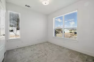 1741 W Cantey St, Fort Worth, TX 76110 - Photo 14