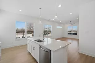 1741 W Cantey St, Fort Worth, TX 76110 - Photo 4