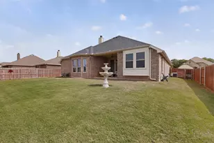 1522 Grassy Meadows Dr, Burleson, TX 76058 - Photo 34
